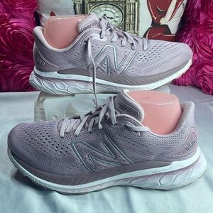 (A) NEW BALANCE WOMEN'S‎ 860 V13, size 11 women’s/ 9.5 men’s